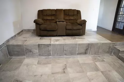 Living - 1561 W Heil Ave, El Centro, CA 92243 photo 3 of 3