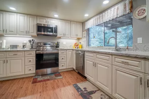 Kitchen - 8516 Valley View Trl, Pine Valley, CA 91962 photo 2 of 2