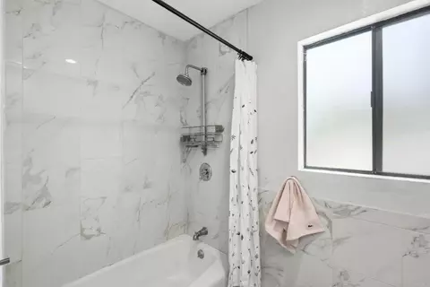 Bath - 3554 Ryan Dr, Escondido, CA 92025 photo 5 of 8