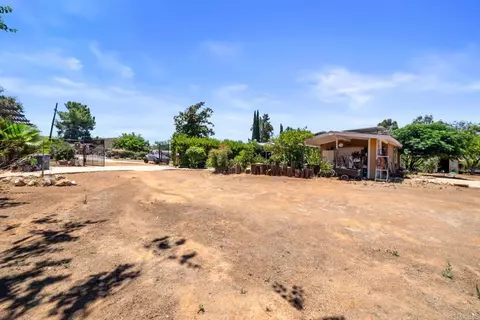 Exterior - 13256 Lindo Ln, Lakeside, CA 92040 photo 9 of 10