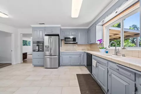 Kitchen - 13256 Lindo Ln, Lakeside, CA 92040 photo 1 of 4