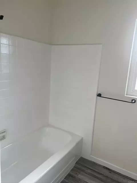 Bath - 935 Elm Ave, Imperial Beach, CA 91932 photo 4 of 4