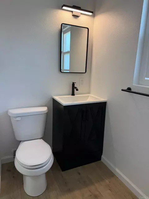 Bath - 935 Elm Ave, Imperial Beach, CA 91932 photo 2 of 4