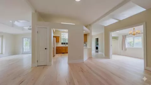 5447 Don Luis Dr, Carlsbad, CA 92010