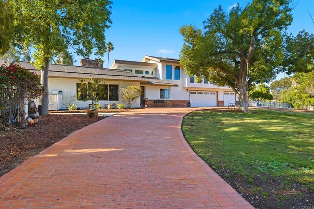 10510 Grandview Dr, La Mesa, CA 91941