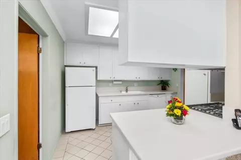 Kitchen - 441 Condado Way, Escondido, CA 92025 photo 1 of 3