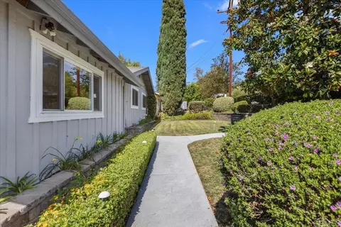 Exterior - 441 Condado Way, Escondido, CA 92025 photo 5 of 18