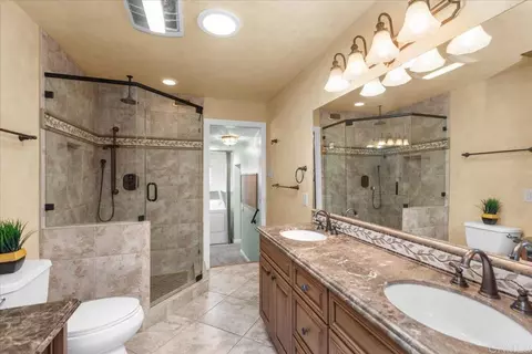 Bath - 441 Condado Way, Escondido, CA 92025 photo 3 of 4