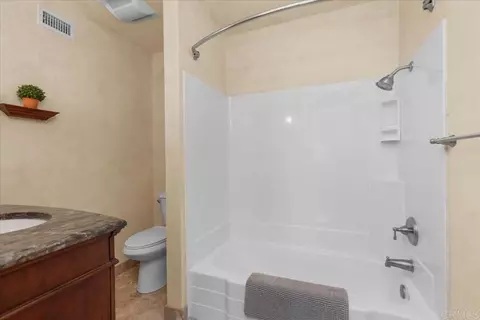 Bath - 441 Condado Way, Escondido, CA 92025 photo 1 of 4