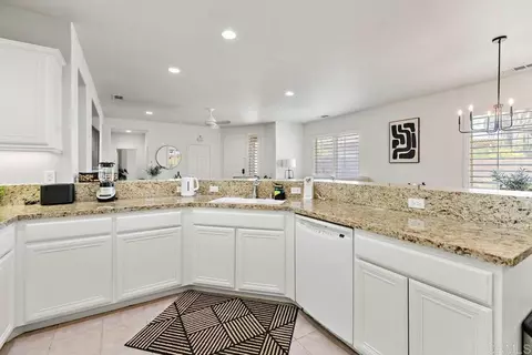 Kitchen - 49359 Pacino St, Indio, CA 92201 photo 4 of 5