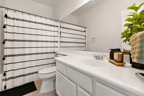 Bath - 49359 Pacino St, Indio, CA 92201 photo 2 of 2