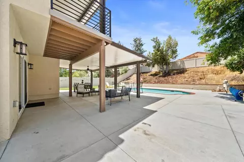 Exterior - 22586 Raspberry Ln, Wildomar, CA 92595 photo 7 of 10