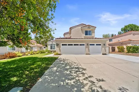 Exterior - 22586 Raspberry Ln, Wildomar, CA 92595 photo 3 of 10