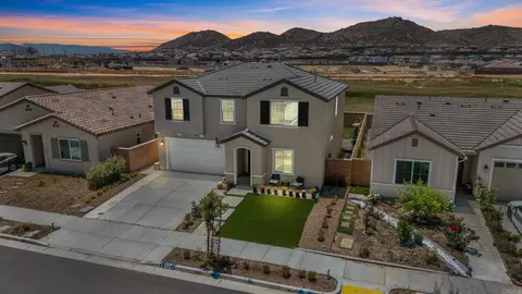 30753 Alister Ln, Winchester, CA 92596