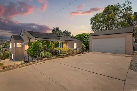 950 S Grade Rd, Alpine, CA 91901
