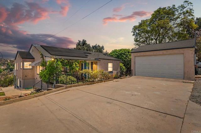 950 S Grade Rd, Alpine, CA 91901