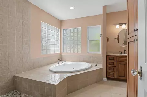 Bath - 950 S Grade Rd, Alpine, CA 91901 photo 2 of 4