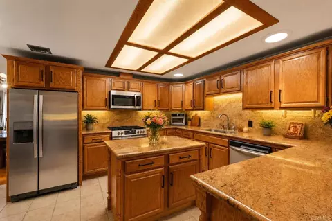 Kitchen - 9529 Marilla Dr, Lakeside, CA 92040 photo 4 of 5
