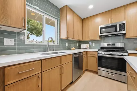 Kitchen - 3247 Carolyn Cir, Oceanside, CA 92054 photo 5 of 8