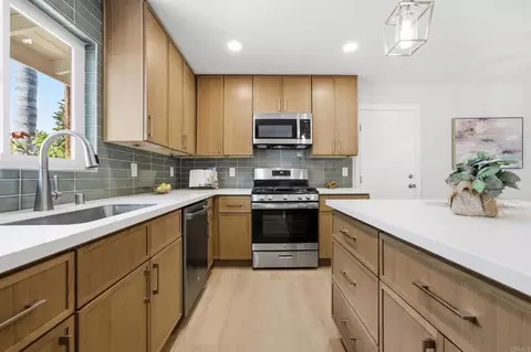 Kitchen - 3247 Carolyn Cir, Oceanside, CA 92054 photo 2 of 8