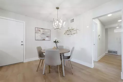 Dining - 3247 Carolyn Cir, Oceanside, CA 92054 photo 3 of 4