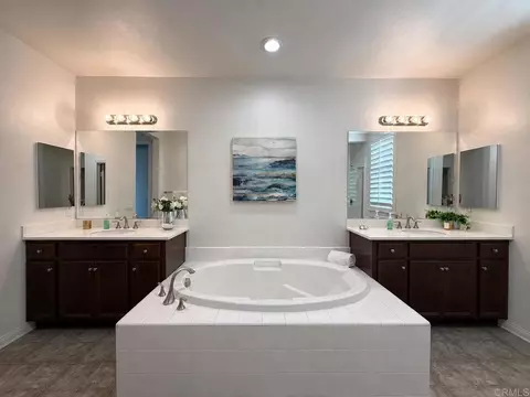 Bath - 31699 Country View Rd, Temecula, CA 92591 photo 1 of 3