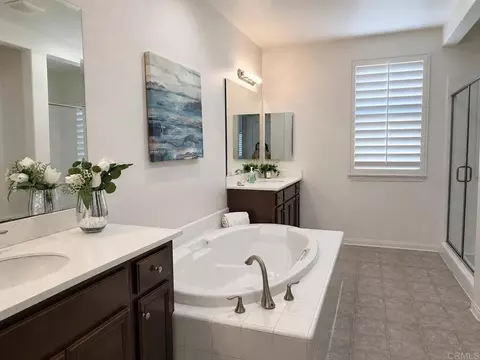 Bath - 31699 Country View Rd, Temecula, CA 92591 photo 2 of 3