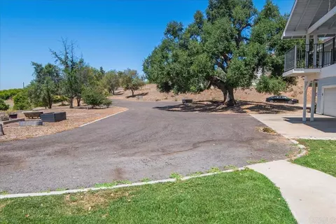 Exterior - 20899 Black Canyon Rd, Ramona, CA 92065 photo 7 of 19