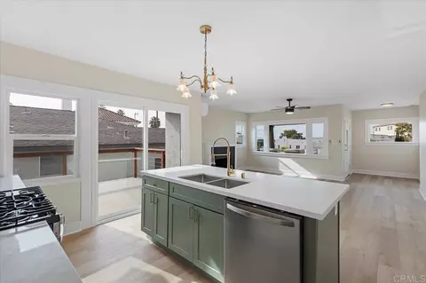 2453 Curlew St, San Diego, CA 92101