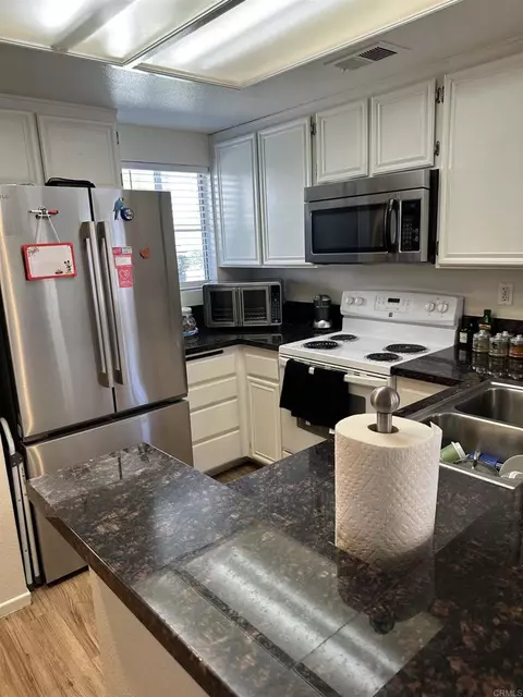 Kitchen - 8945 Arlingdale Way, Spring Valley, CA 91977 photo 2 of 5