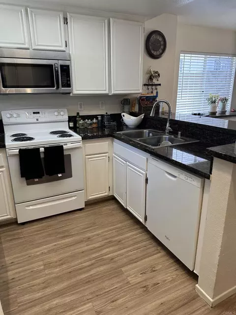Kitchen - 8945 Arlingdale Way, Spring Valley, CA 91977 photo 3 of 5