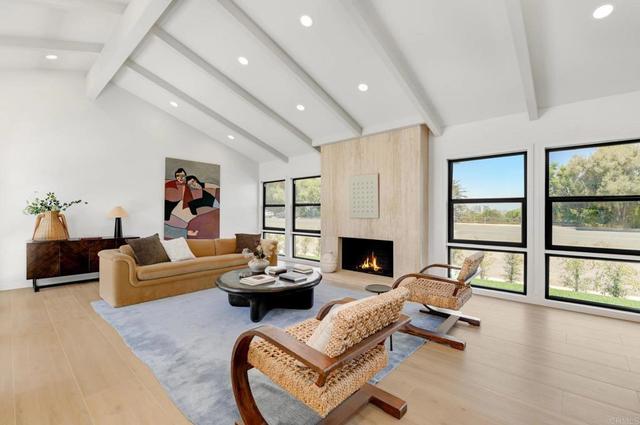 8838 La Jolla Scenic Dr N, La Jolla, CA 92037