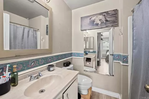 Bath - 1640 Maple Dr #2, Chula Vista, CA 91911 photo 1 of 2