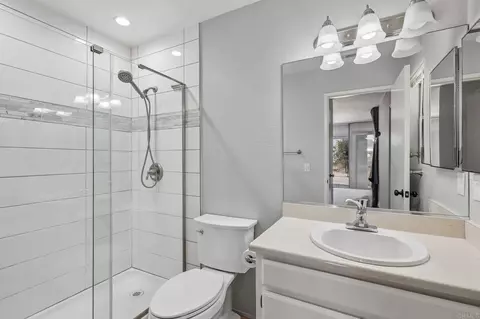 Bath - 1241 E St, Ramona, CA 92065 photo 1 of 2