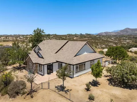 44075 Timber Trl, Hemet, CA 92544