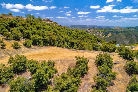 1 Los Gatos Rd, Temecula, CA 92590 photo 3