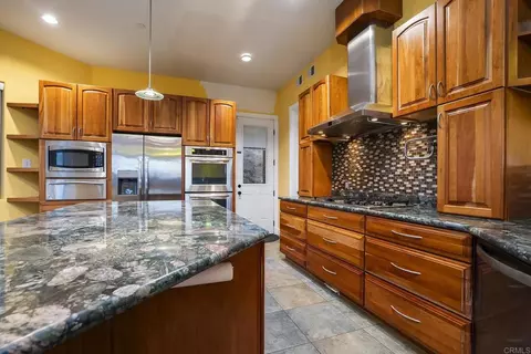 Kitchen - 11687 Valle Vista Rd, Lakeside, CA 92040 photo 6 of 7