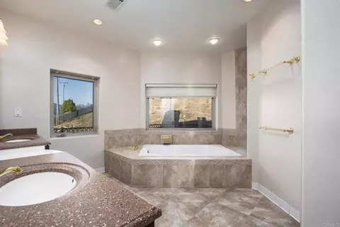 Bath - 11687 Valle Vista Rd, Lakeside, CA 92040 photo 5 of 8