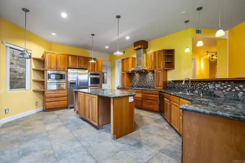 Kitchen - 11687 Valle Vista Rd, Lakeside, CA 92040 photo 3 of 7