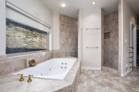 Bath - 11687 Valle Vista Rd, Lakeside, CA 92040 photo 4 of 8