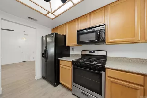 Kitchen - 42230 Cosmic Dr, Temecula, CA 92592 photo 2 of 3