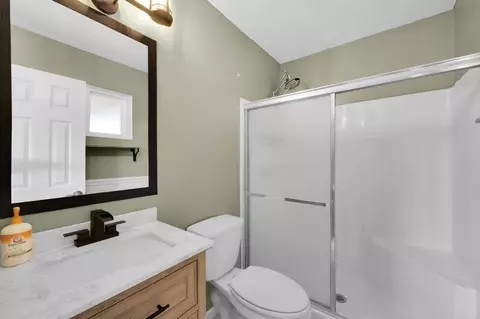 Bath - 413 11th St, Ramona, CA 92065 photo 1 of 2
