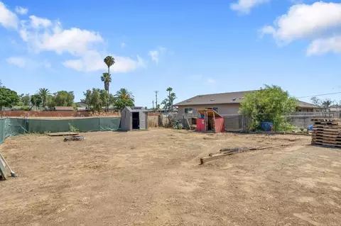 Exterior - 413 11th St, Ramona, CA 92065 photo 4 of 6