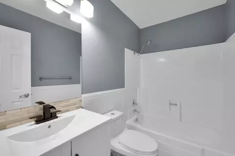Bath - 413 11th St, Ramona, CA 92065 photo 2 of 2