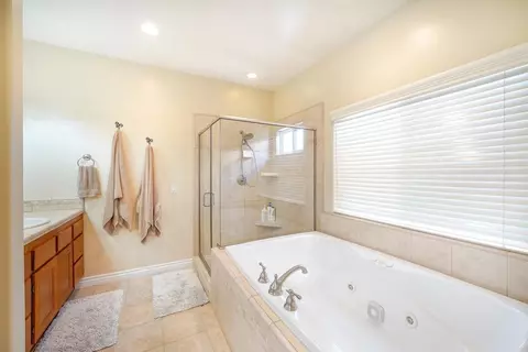 Bath - 2231 Yucca Hill Rd, Alpine, CA 91901 photo 1 of 4