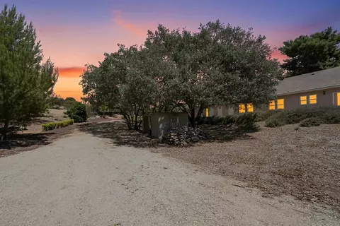 Exterior - 2231 Yucca Hill Rd, Alpine, CA 91901 photo 8 of 10