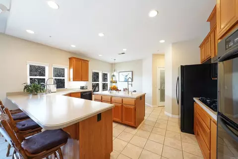 Kitchen - 2231 Yucca Hill Rd, Alpine, CA 91901 photo 2 of 4