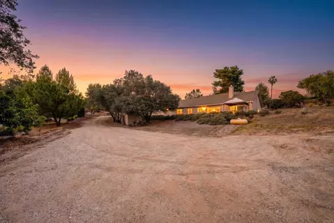 Exterior - 2231 Yucca Hill Rd, Alpine, CA 91901 photo 7 of 10