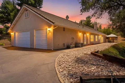 Exterior - 2231 Yucca Hill Rd, Alpine, CA 91901 photo 3 of 10
