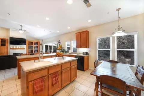 Kitchen - 2231 Yucca Hill Rd, Alpine, CA 91901 photo 1 of 4
